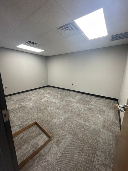 More Photos Of 2211 Rutherford Rd, Greenville Showroom For Sale