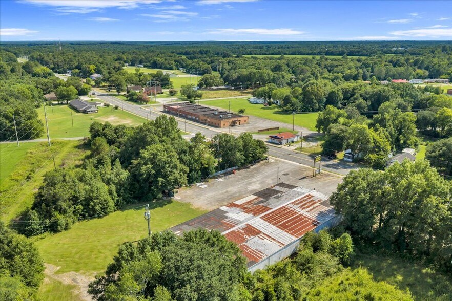 More Photos Of 607 Martin Luther King Jr Dr, Fort Valley Flex For Sale