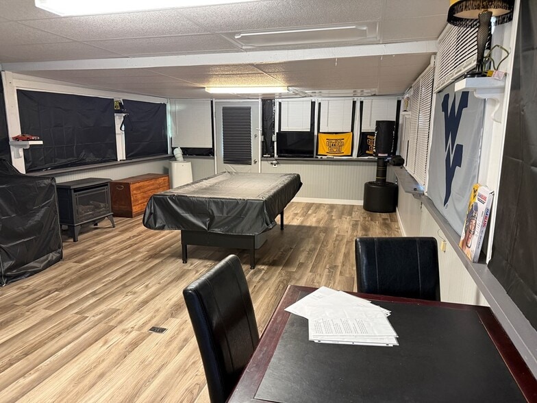 More Photos Of 346 N Main St, New Martinsville General Retail For Sale