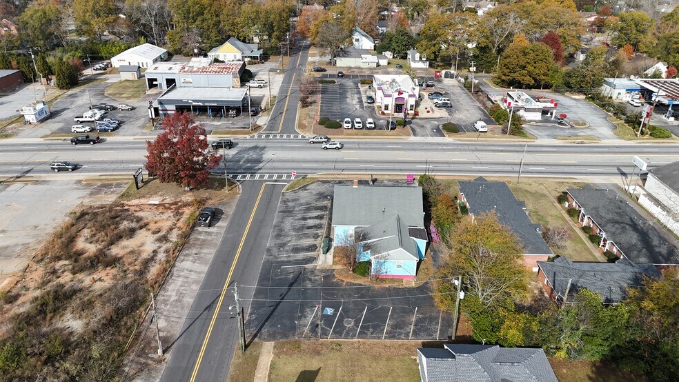 More Photos Of 732 W Taylor St, Griffin General Retail For Sale