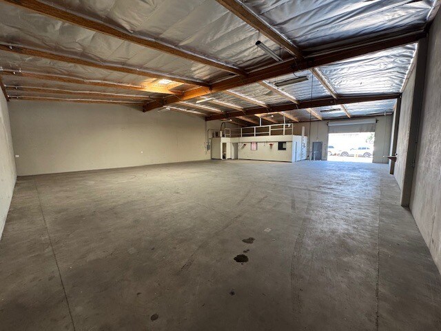 More Photos Of 5625 Rawlings Ave, South Gate Warehouse For Lease