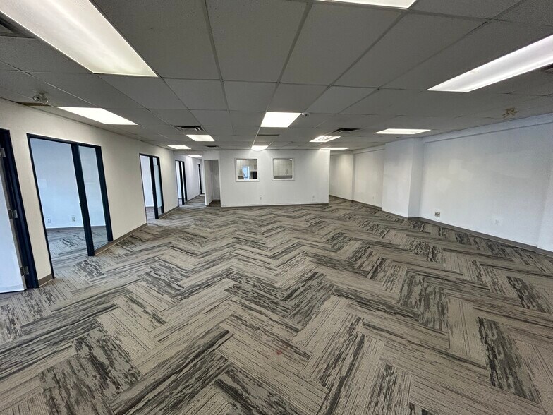 More Photos Of 38 Antares Dr, Ottawa Light Distribution For Lease