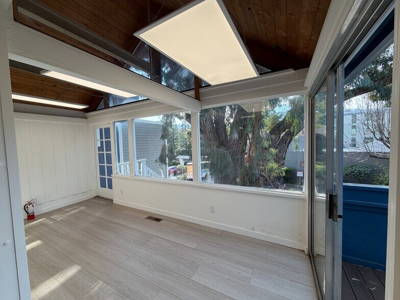 More Photos Of 943 Sir Francis Drake Blvd, Greenbrae Freestanding For Lease