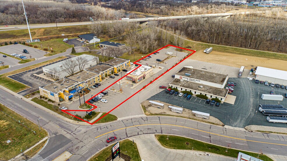 More Photos Of 101 W Lind St, Mankato Fast Food For Sale