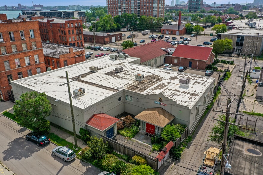 More Photos Of 275 Iron St, Detroit Light Manufacturing For Sale