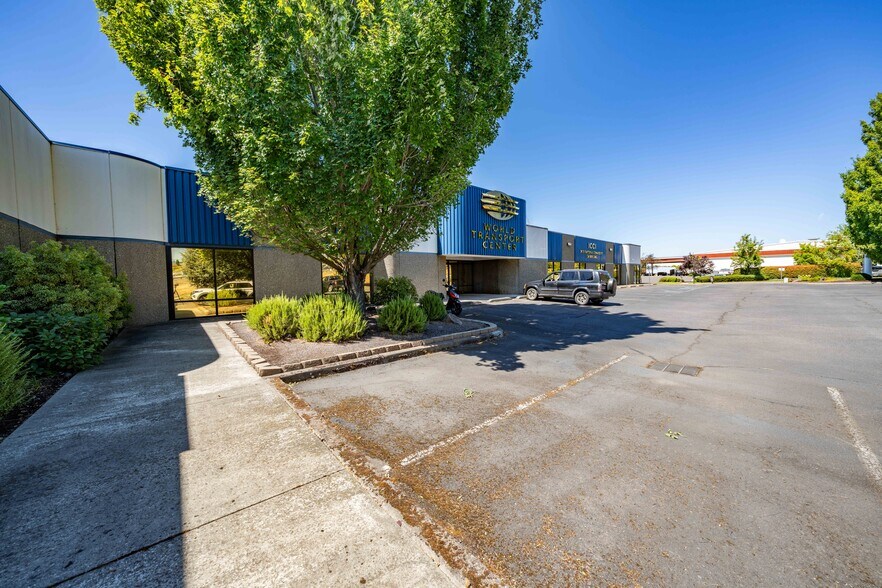 More Photos Of 2090 Commerce Dr, Medford Office For Lease