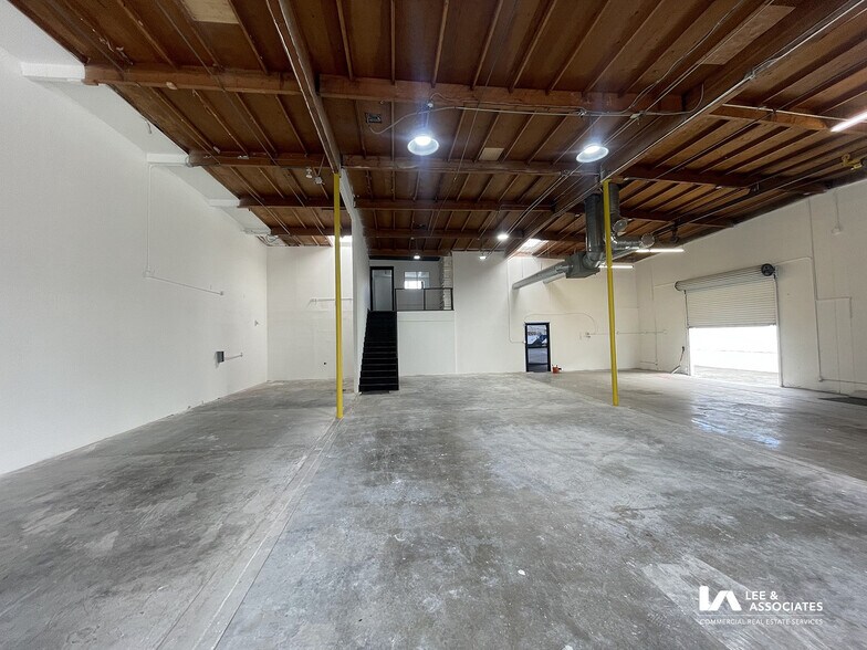 More Photos Of 2659-2661 Junipero Ave, Signal Hill Warehouse For Lease