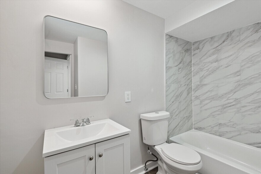 More Photos Of 4755 Pearl Rd, Cleveland Hotel For Sale