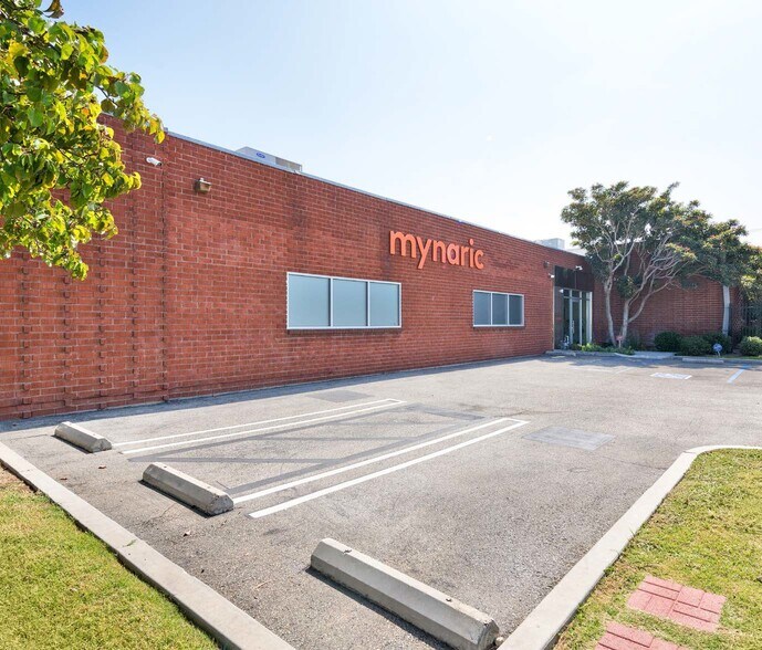 Primary Photo Of 13100 Yukon Ave, Hawthorne Research And Development For Lease