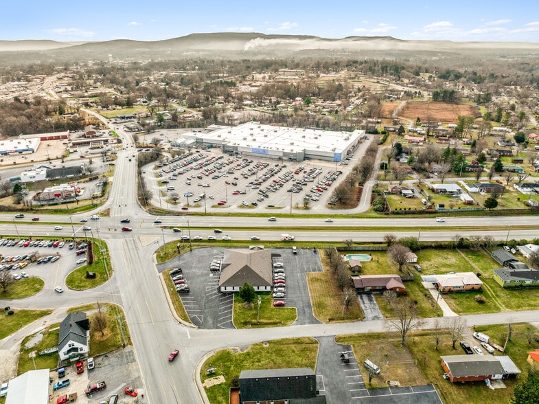 More Photos Of 931 Old Smithville Rd, McMinnville Medical For Lease