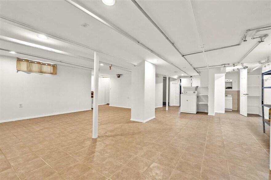 More Photos Of 3930 45th St, Sunnyside Apartments For Sale