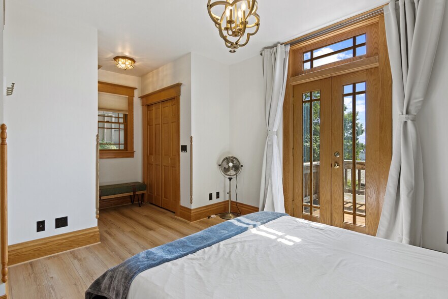 More Photos Of 128 E Pine St, Cadillac Specialty For Sale