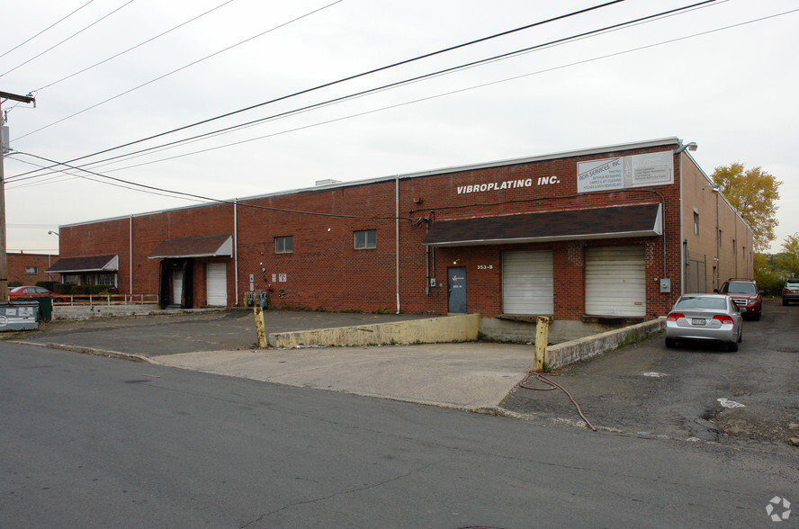 Primary Photo Of 353 Camer Dr, Bensalem Warehouse For Lease