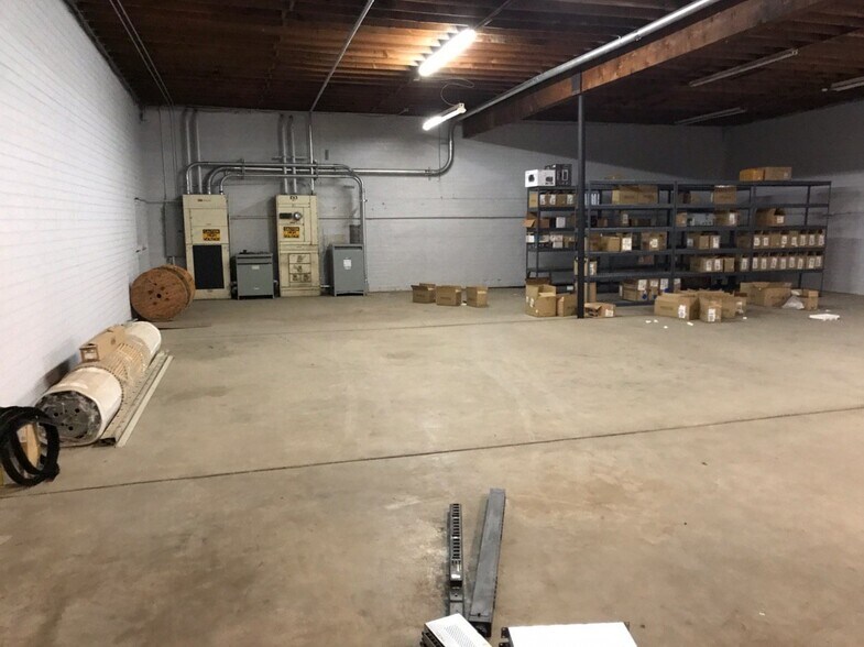 More Photos Of 1706 E Curry Rd, Tempe Warehouse For Lease