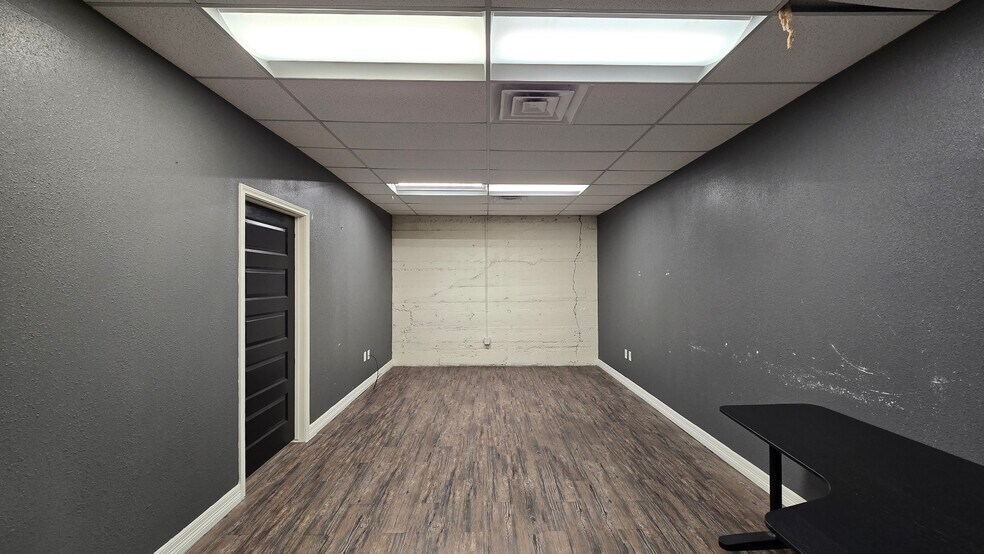 More Photos Of 12 S 4th St, Temple General Retail For Sale