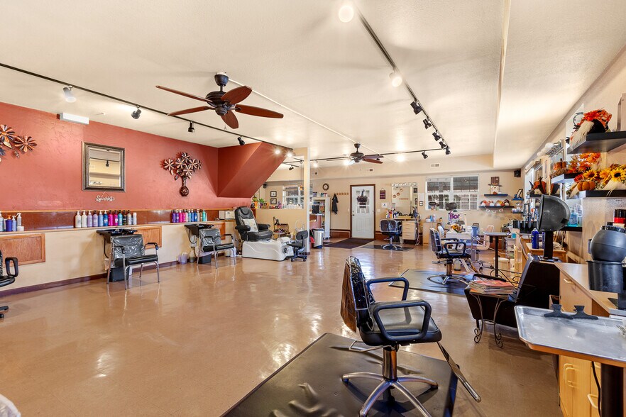 More Photos Of 207 S Division St, Pinehurst Storefront Retail Residential For Sale