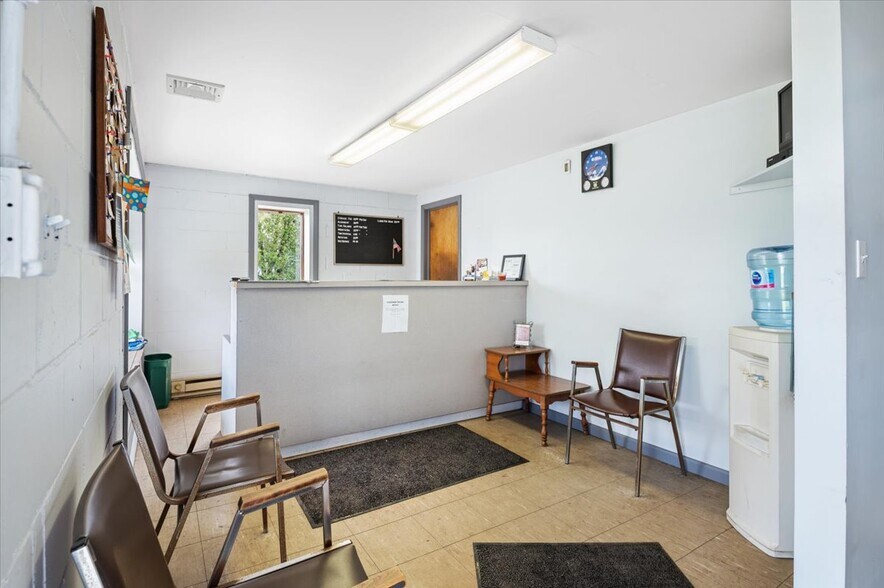 More Photos Of 45845 Cr-48, Southold Auto Repair For Sale