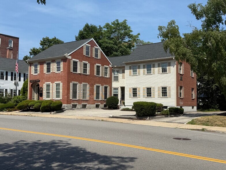 More Photos Of 16 Centre St, Concord Office For Lease