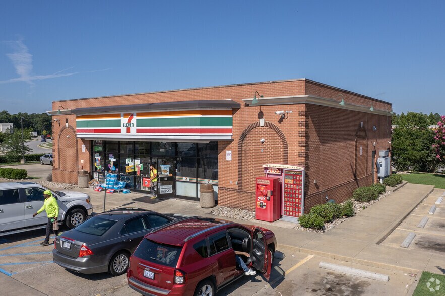 Primary Photo Of 1000 Centerbrooke Ln, Suffolk Convenience Store For Sale