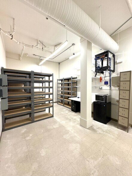 More Photos Of 4000 Magazine St, New Orleans General Retail For Lease