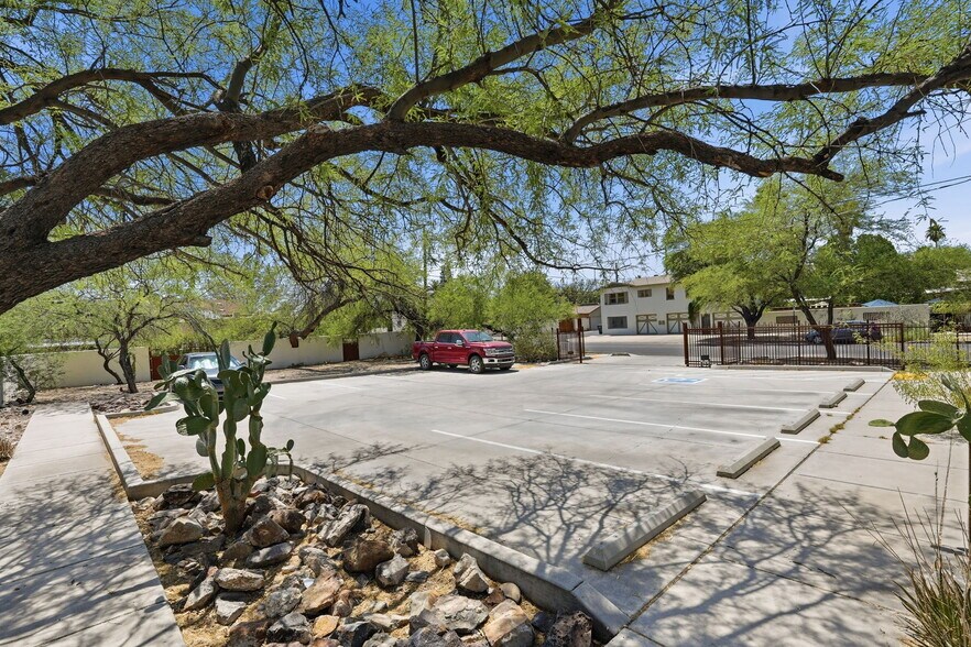 More Photos Of 1004 N 6th Ave, Tucson Office For Sale