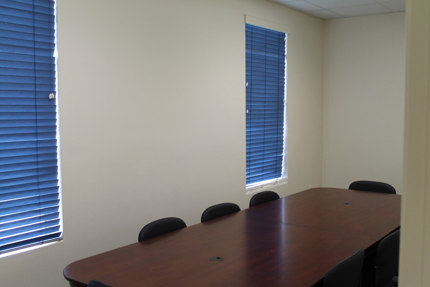 More Photos Of 524 Westgreen Blvd, Katy Medical For Lease