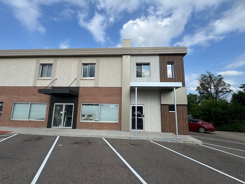 More Photos Of 441-445 NW Old Highway 8, New Brighton Storefront Retail Office For Lease