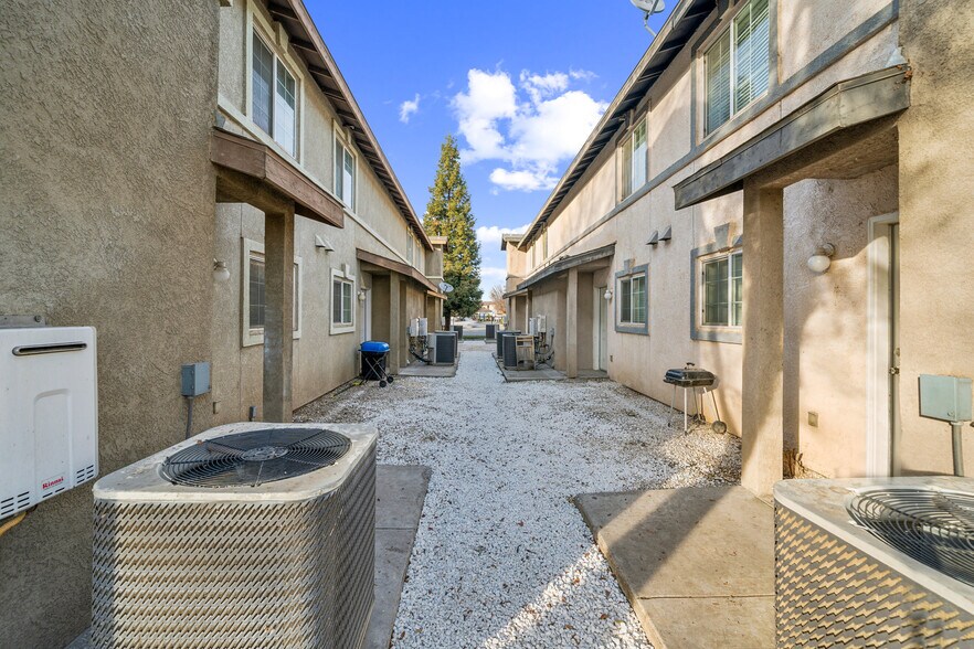 More Photos Of 331 Pacheco Rd, Bakersfield Apartments For Sale