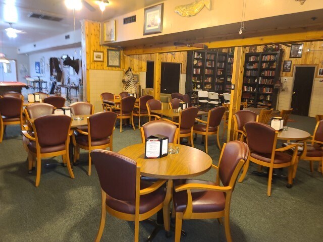 More Photos Of 120 S Echo St, Holdenville Bar For Sale