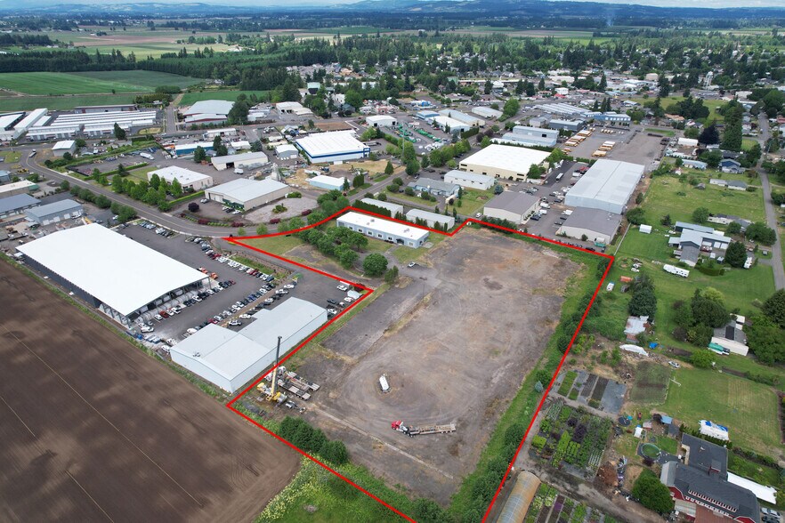 More Photos Of 2500 Industrial Ave, Hubbard Warehouse For Lease