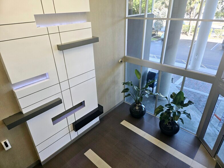 More Photos Of 290 NW 165th St, North Miami Beach Office For Lease