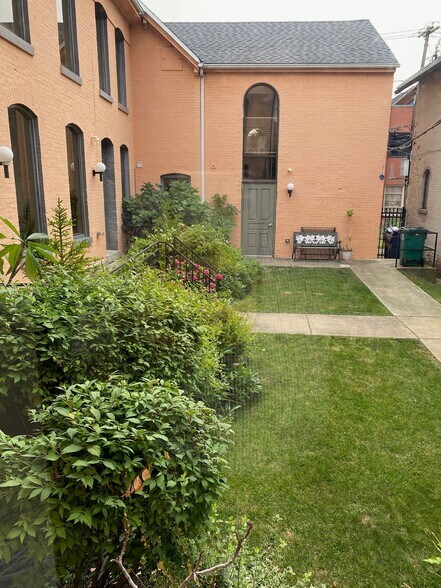 More Photos Of 433 Franklin St, Buffalo Schools For Lease