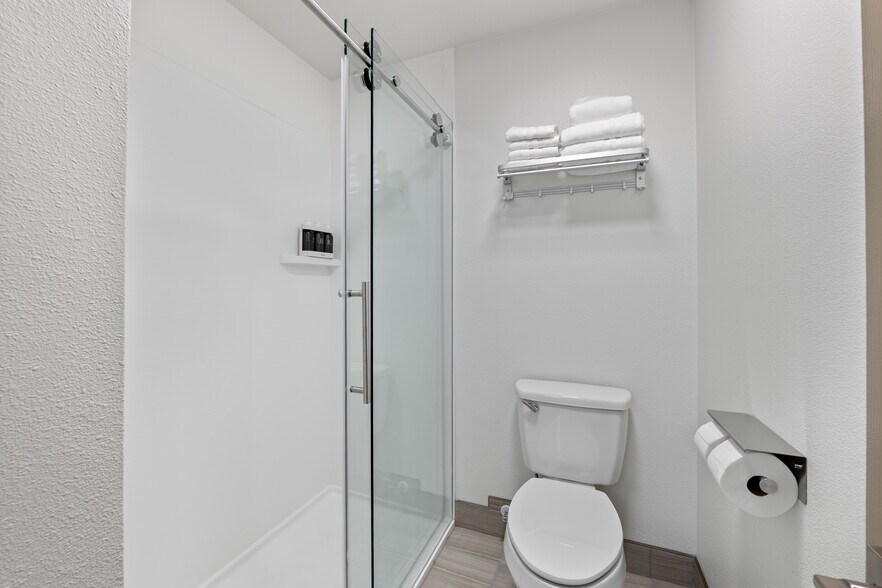 More Photos Of 245 N Red Cliffs Dr, St George Hotel For Sale