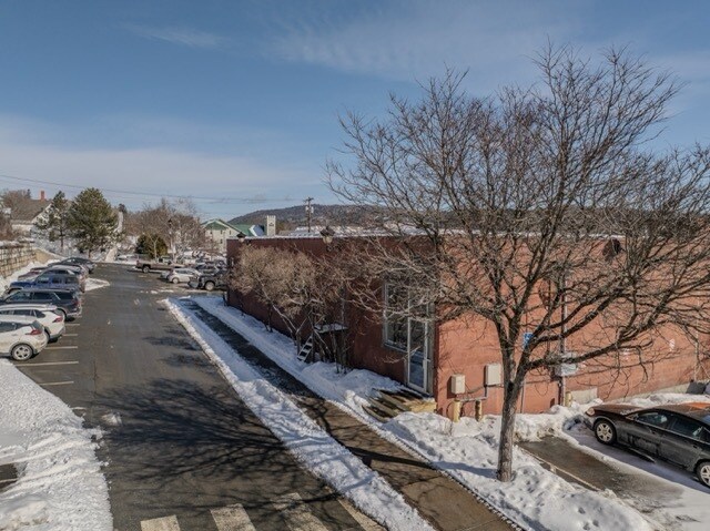 More Photos Of 443 Railroad St, Saint Johnsbury General Retail For Sale