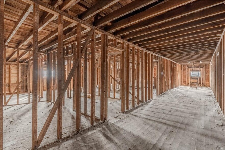 More Photos Of 120-124-128 William St, Dexter Flex For Sale