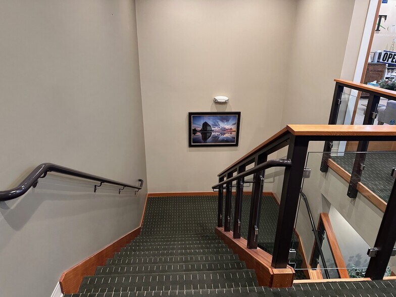 More Photos Of 8105 Birch Bay Square St, Blaine Office For Lease