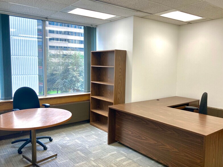 More Photos Of 900 6th Ave SW, Calgary Office Residential For Sale