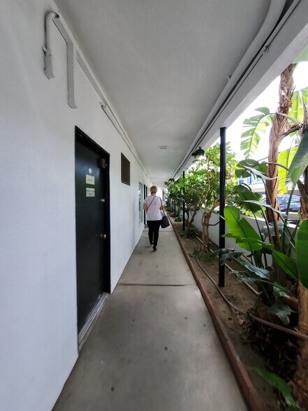 More Photos Of 5301 Laurel Canyon Blvd, North Hollywood Office Residential For Lease
