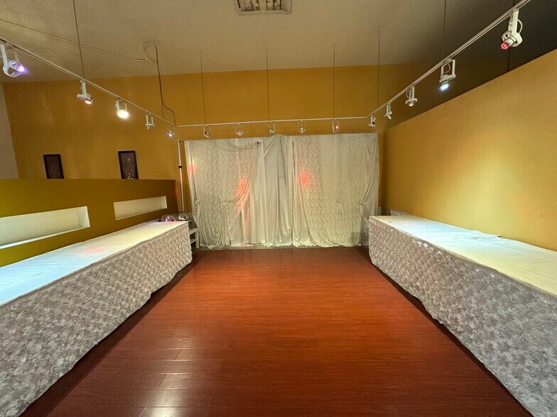 More Photos Of 1657-1669 W Venice Blvd, Los Angeles Manufacturing For Lease