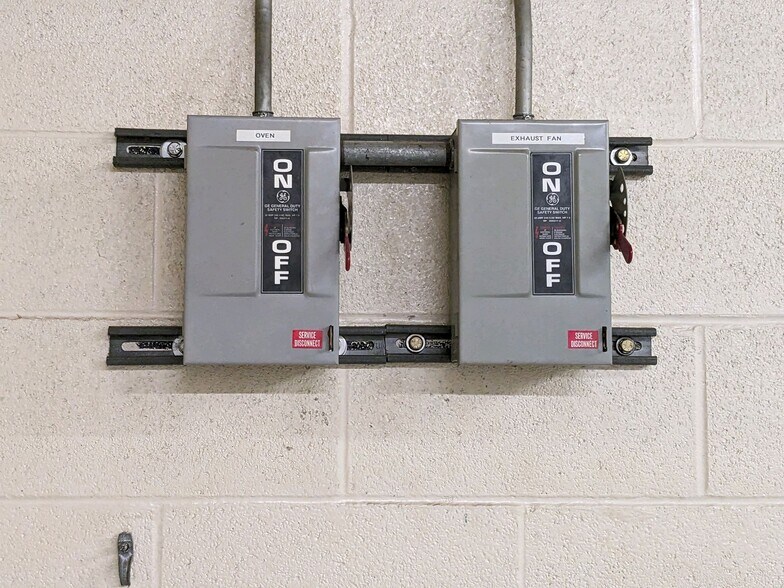 More Photos Of 26700 Renaissance Pky, Warrensville Heights Manufacturing For Lease