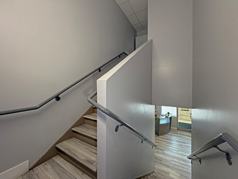 More Photos Of 10501 S Orange Ave, Orlando Light Manufacturing For Sale