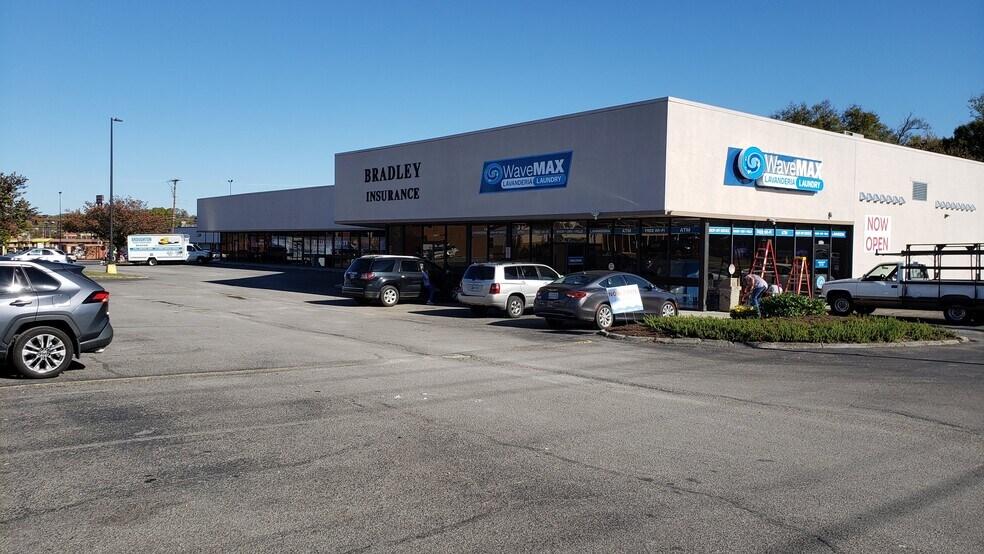 More Photos Of 314 Merchants Dr, Knoxville General Retail For Sale