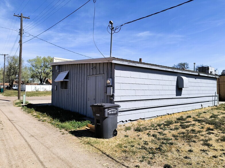 More Photos Of 111 W 12th St, Larned Freestanding For Sale