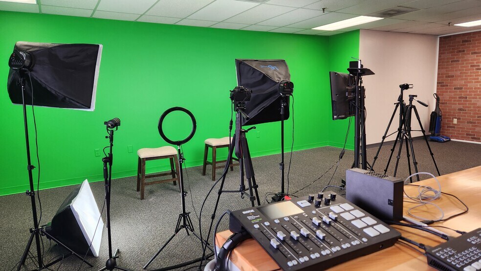 More Photos Of 418 N 175 E, Logan Storefront Retail Office For Lease