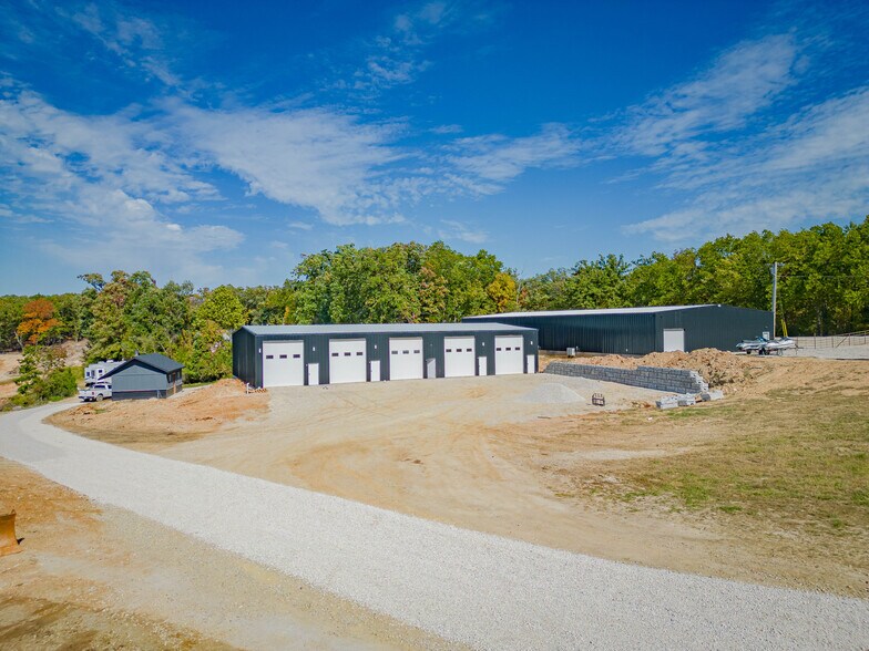 More Photos Of 100 Man Cave, Sunrise Beach Self Storage For Sale