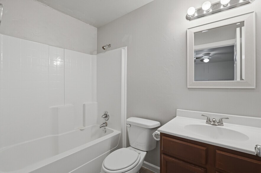 More Photos Of 1300 NE 10th St, Oklahoma City Specialty For Sale