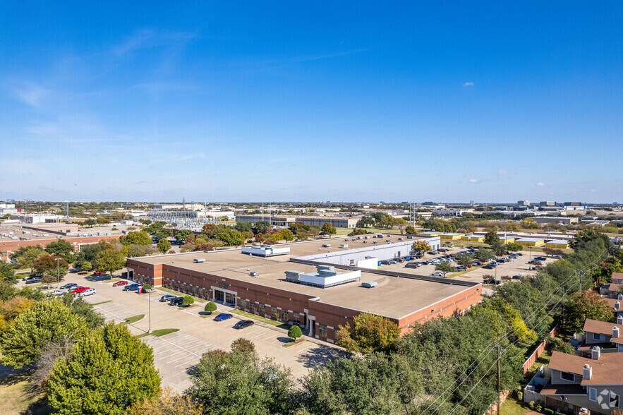 More Photos Of 3000 Kellway Dr, Carrollton Research And Development For Lease