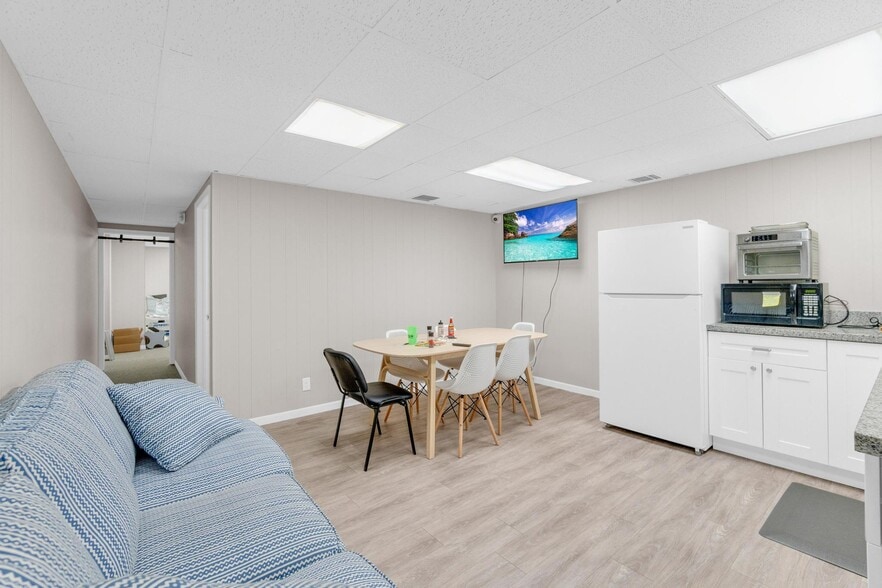 More Photos Of 821-841 NW 57th Pl, Fort Lauderdale Manufacturing For Sale