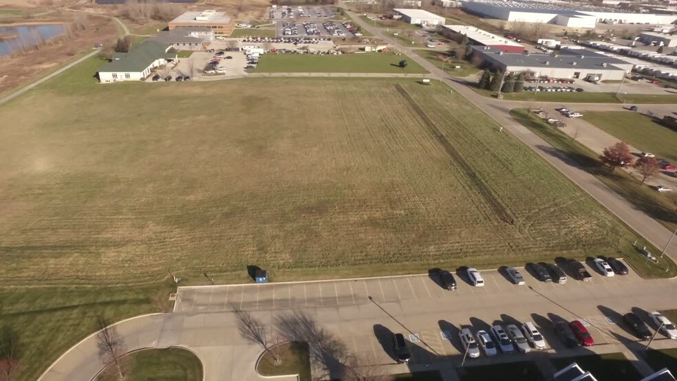 More Photos Of Chancellor Dr, Cedar Falls Office For Lease