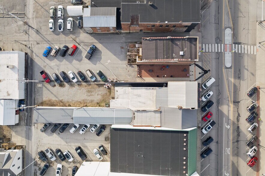 More Photos Of 126 N High St, Hillsboro Storefront Retail Residential For Sale